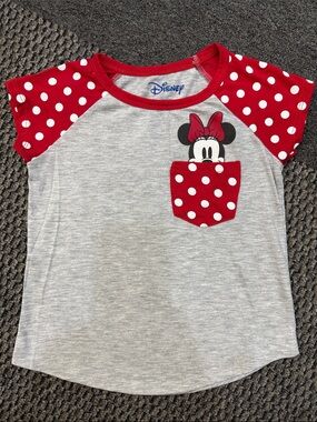 Disney Girls' Minnie Mouse Gray & Red Polka Dot Pocket Tee